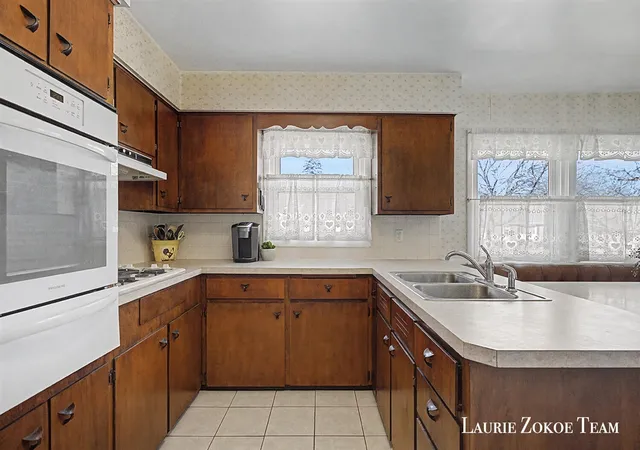 5th image of 1458 10Th St, Grand Rapids, MI 49504 | MLS# 70519407