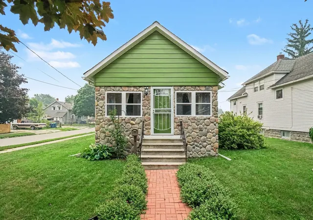 Photo 1 of Sale Pending at 601 S Sherman St, Bay City, MI 48708 | MLS# 50215029 | Listing updated on 2026-08-18