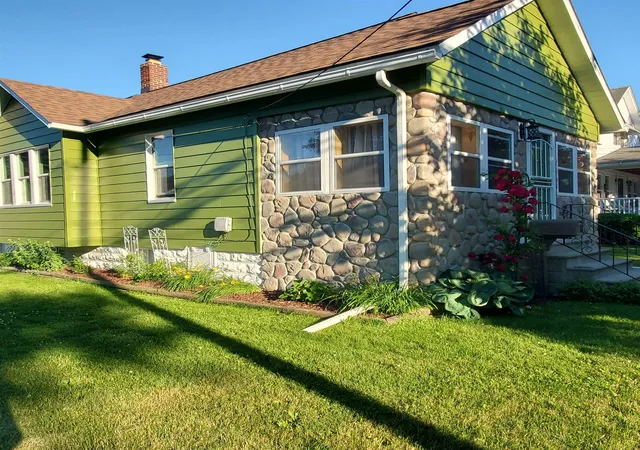 Photo 2 of Sale Pending at 601 S Sherman St, Bay City, MI 48708 | MLS# 50215029 | Listing updated on 2026-08-18