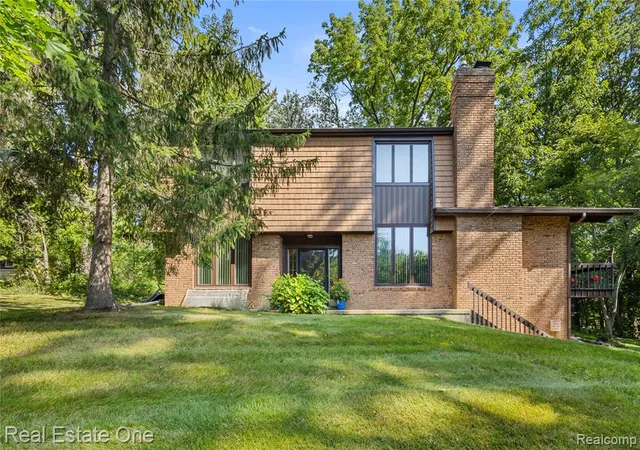 Photo 1 of Sale Pending at 101 Wimberly Dr, Rochester Hills, MI 48306 3465 | MLS# 61024915 | Listing updated on 2026-09-14