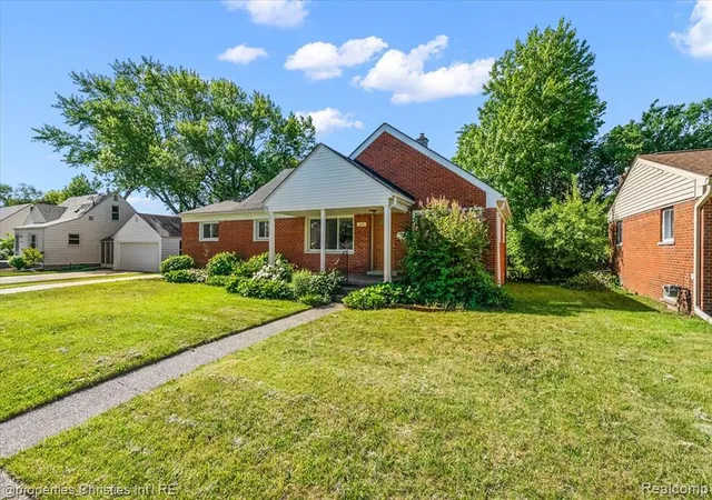 Photo 3 of Single Family Residence at 14201 Kingston St, Oak Park, MI 48237 | MLS# 60998617 | | Sold on 2026-06-24