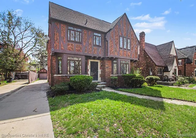 2nd image of 18944 Warrington Dr, Detroit, MI 48221 | MLS# 60987821