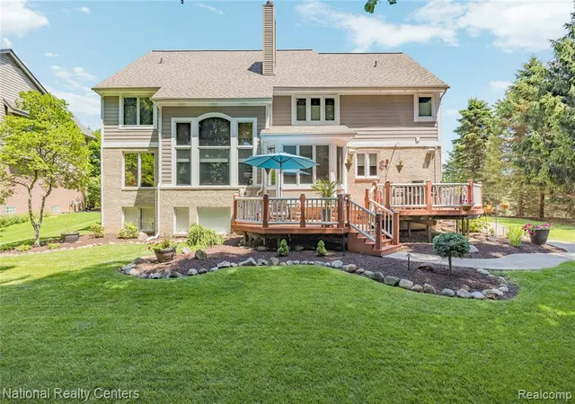 Photo 4 of Sale Pending at 4577 Darlene Dr, Commerce Township, MI 48382 | MLS# 61006111 | Listing updated on 2026-09-01