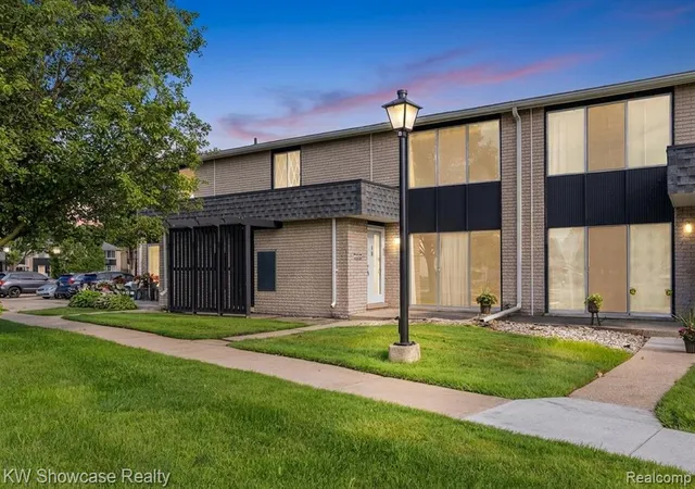 2nd image of 30167 Lorraine Ave, Warren, MI 48093 | MLS# 61009743