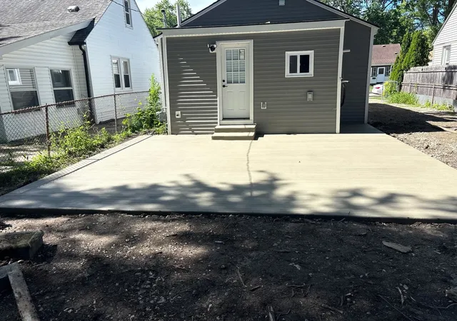 3rd image of 20925 Ridgemont Rd, Harper Woods, MI 48225 | MLS# 50213199