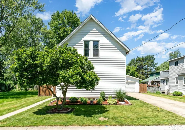 Photo 1 of Sale Pending at 2997 Jackson St, Saginaw, MI 48604 | MLS# 50179523 | Listing updated on 2025-06-26