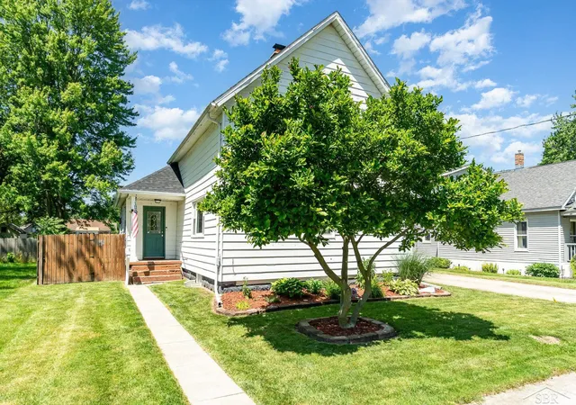 Photo 3 of Sale Pending at 2997 Jackson St, Saginaw, MI 48604 | MLS# 50179523 | Listing updated on 2025-06-26