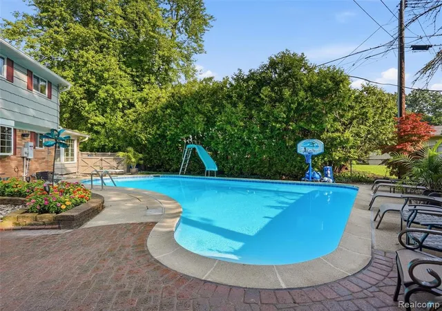 2nd image of 52338 Livingstone Ct, Shelby Township, MI 48316 | MLS# 61019910
