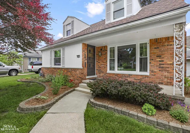 Homes for sale in Grosse Pointe Woods, MI | 20631 Wedgewood Dr, Grosse Pointe Woods, MI 48236 | MLS# 50212643