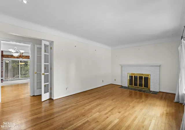 Homes for sale in Grosse Pointe Woods, MI | 20631 Wedgewood Dr, Grosse Pointe Woods, MI 48236 | MLS# 50212643