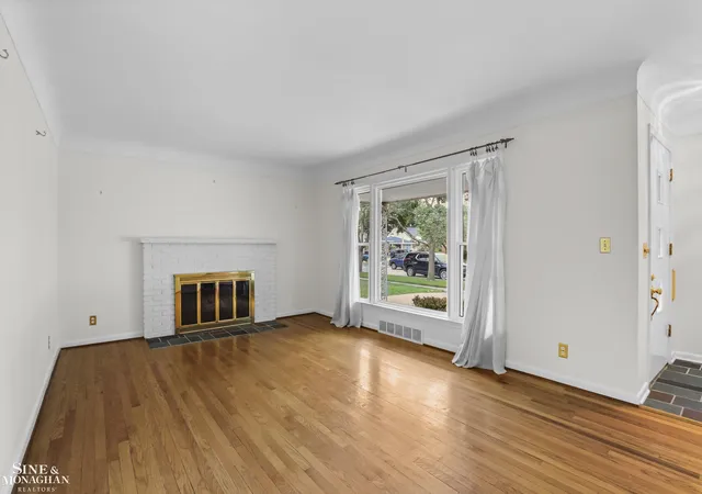 Homes for sale in Grosse Pointe Woods, MI | 20631 Wedgewood Dr, Grosse Pointe Woods, MI 48236 | MLS# 50212643
