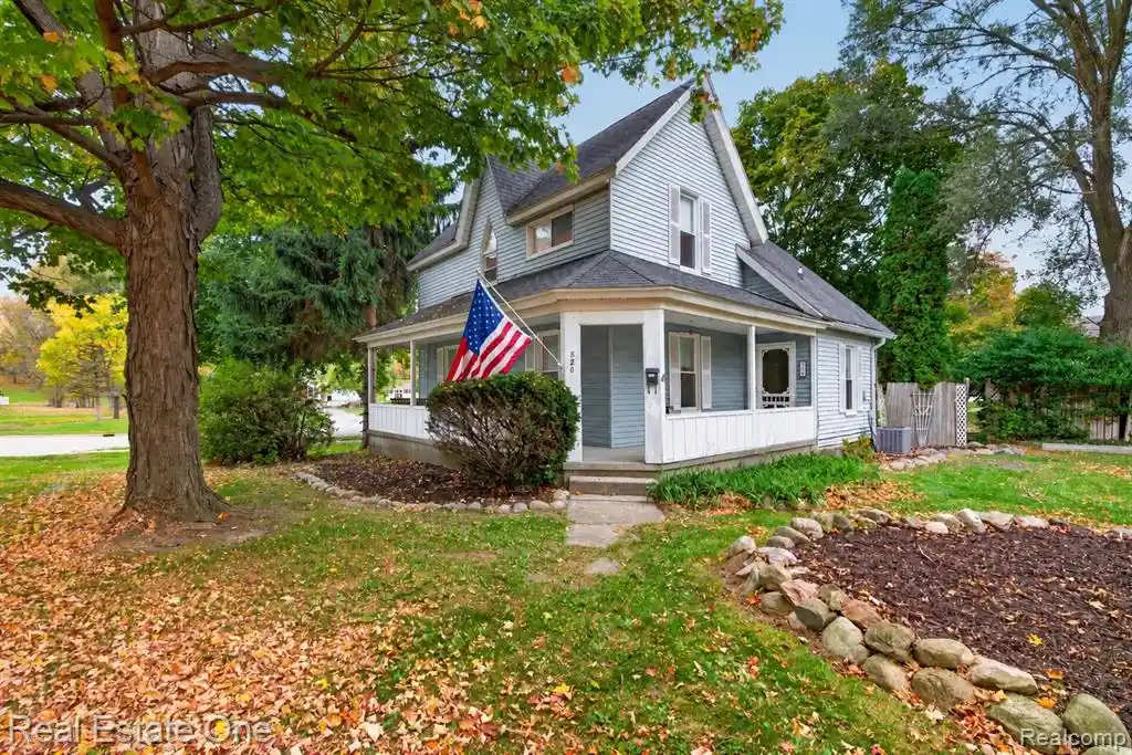 Photo 1 of Single family home for sale at 820 N Court St, Lapeer, MI 48446 2125 | MLS# 61039605 | Listing updated on 2026-10-17
