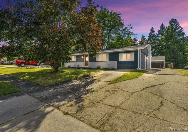 44th image of 12606 Greenhill Dr, Grand Blanc, MI 48439 2409 | MLS# 61022030