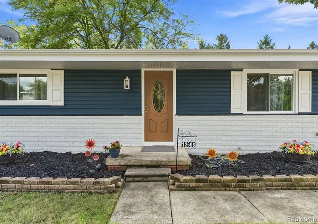 4th image of 12606 Greenhill Dr, Grand Blanc, MI 48439 2409 | MLS# 61022030