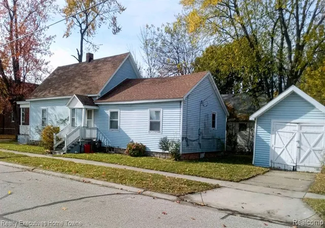 Homes for sale in Port Huron, MI | 1101 Ward St, Port Huron, MI 48060 | MLS# 61004714