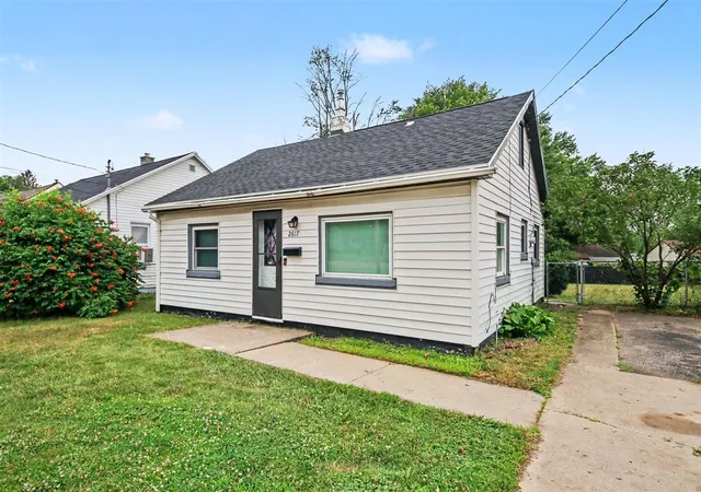 Homes for sale in Wyoming, MI | 2617 Clyde Park Ave, Wyoming, MI 49509 | MLS# 70545016