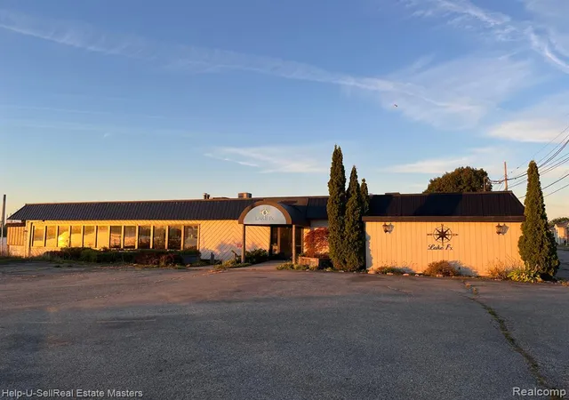 2nd image of 3136 Military St, Port Huron, MI 48060 | MLS# 60150682