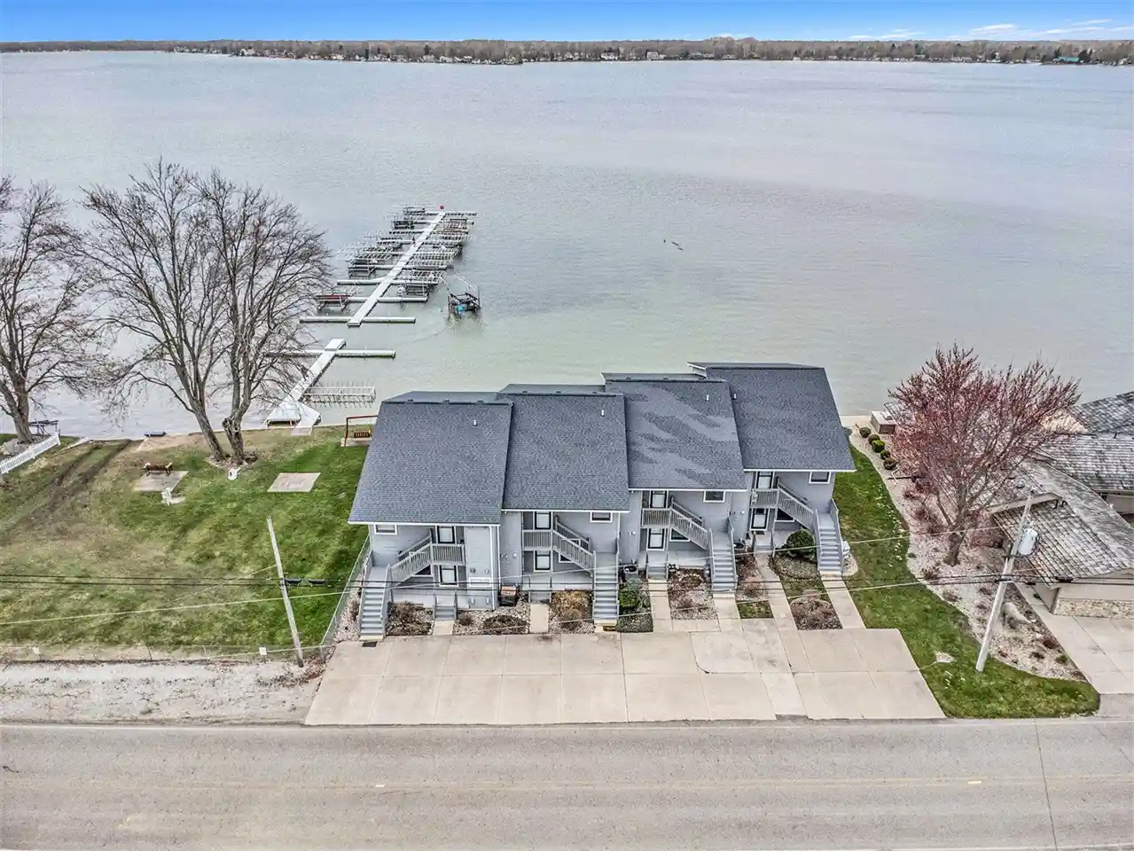 Listing Photo 2 - Condo for sale in 566 Lake Dr located at 566 Lake Dr, Coldwater, MI 49036 - Unit 566 Lake Dr