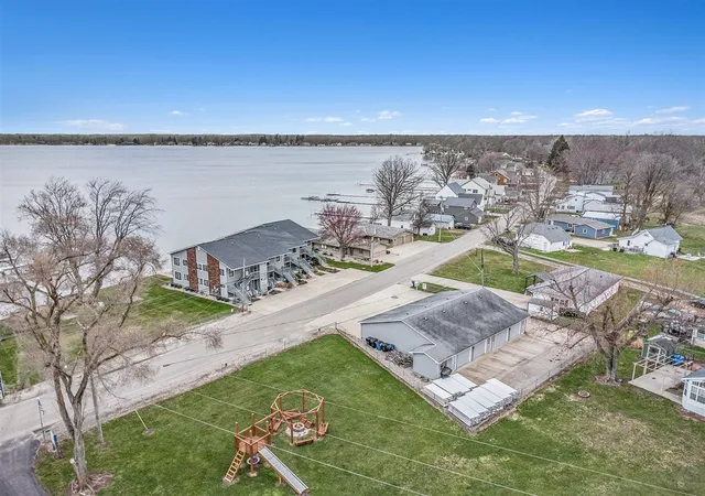 3rd image of 566 Lake Dr, Coldwater, MI 49036