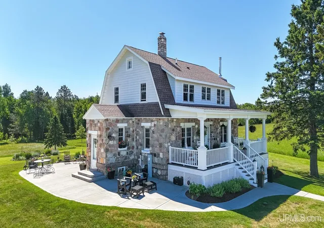 Homes for sale in Hurley, WI | 12248 Dupont Rd, Hurley, WI 54534 | MLS# 50190486