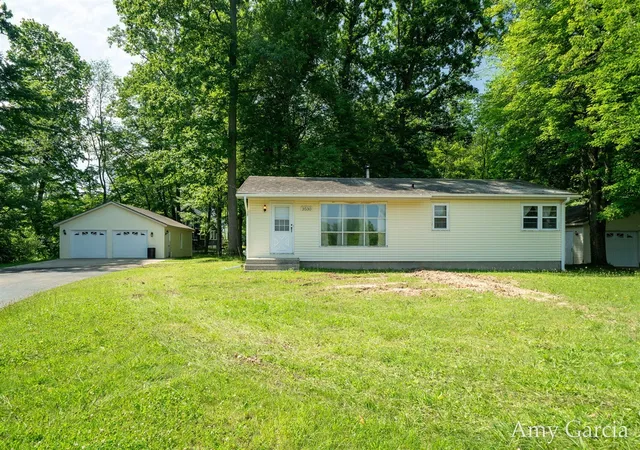 Homes for sale in Rockford, MI | 3530 11 Mile Rd, Rockford, MI 49341 | MLS# 70544675