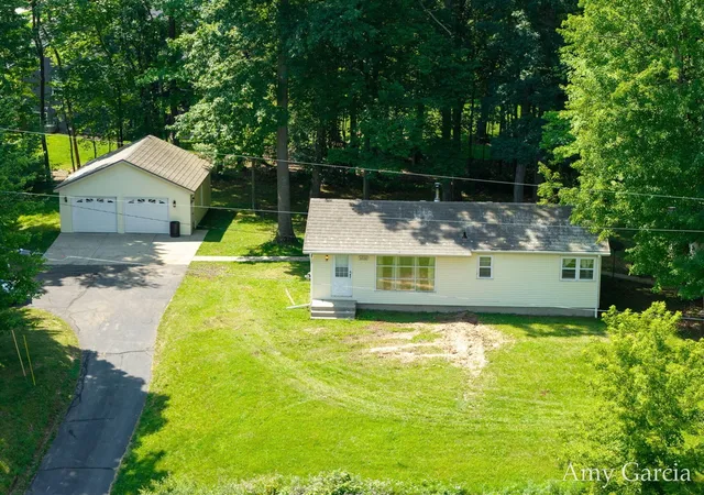 Homes for sale in Rockford, MI | 3530 11 Mile Rd, Rockford, MI 49341 | MLS# 70544675