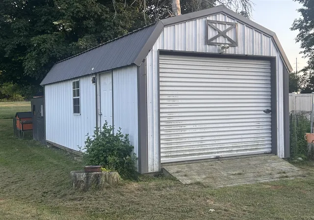 4th image of 2937 Pearl St, Orleans, MI 48865 | MLS# 70544681