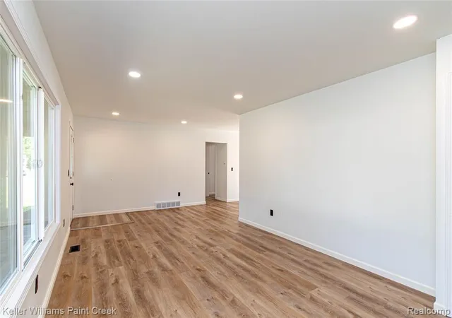 3rd image of 5143 Todd St, Grand Blanc, MI 48439 | MLS# 61006151
