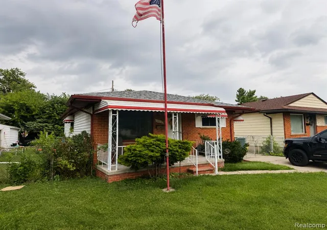 2nd image of 4013 Fordline Rd, Lincoln Park, MI 48146 3707 | MLS# 61024107