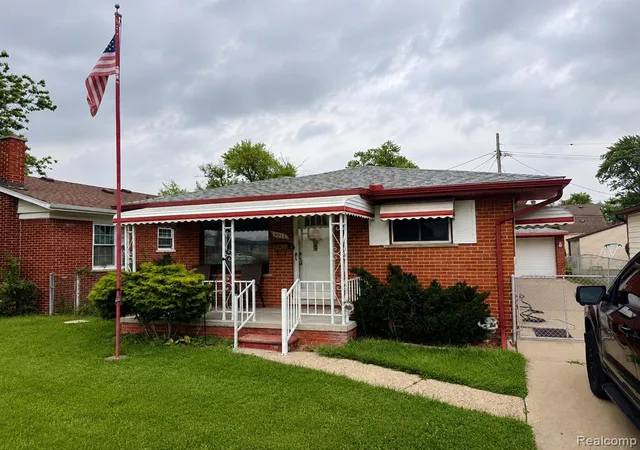 Photo 3 of Sale Pending at 4013 Fordline Rd, Lincoln Park, MI 48146 3707 | MLS# 61024107 | Listing updated on 2026-08-26