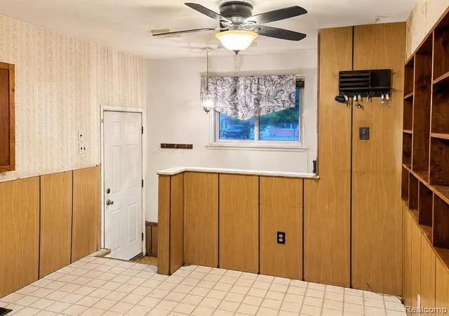 Photo 3 of Sale Pending at 4013 Fordline Rd, Lincoln Park, MI 48146 3707 | MLS# 61024107 | Listing updated on 2026-08-26