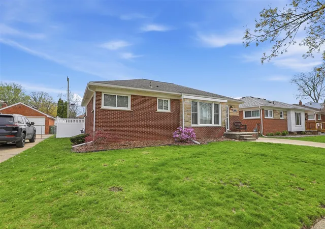2nd image of 18765 Dale Ave, Allen Park, MI 48101 | MLS# 70526214
