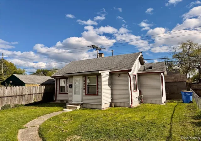 Homes for sale in Warren, MI | 8308 Continental Ave, Warren, MI 48089 | MLS# 60989727