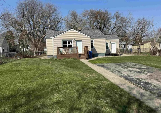 Homes for sale in Warren, MI | 8275 Essex St, Warren, MI 48089 | MLS# 50204650
