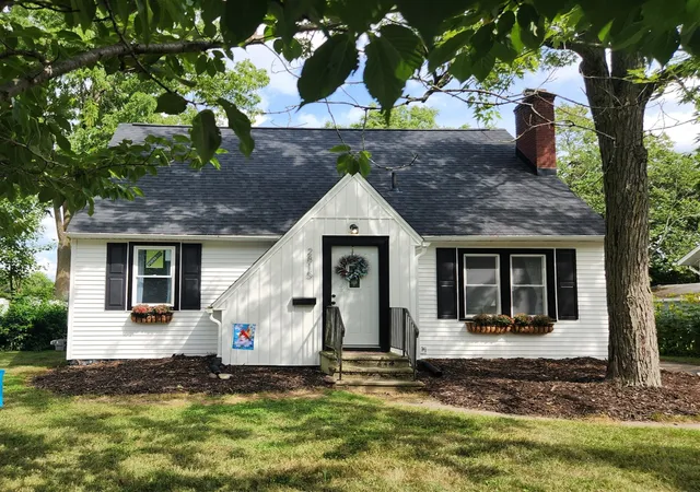 Photo 1 of Sale Pending at 2815 Whittier Dr, Kalamazoo, MI 49001 | MLS# 70553173 | Listing updated on 2026-09-05