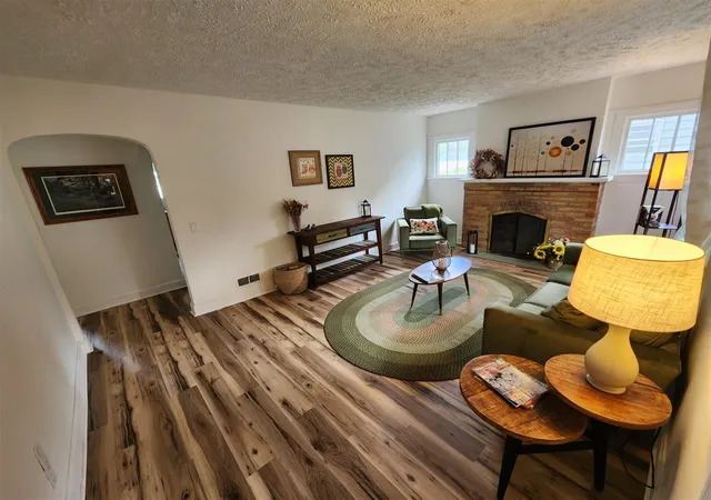 Photo 4 of Sale Pending at 2815 Whittier Dr, Kalamazoo, MI 49001 | MLS# 70553173 | Listing updated on 2026-09-05