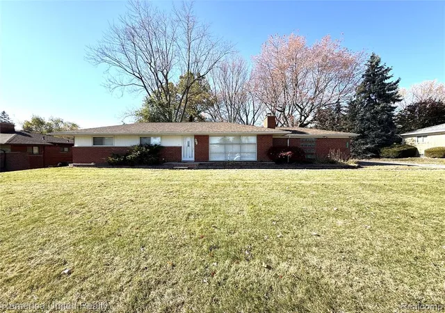 Homes for sale in Farmington Hills, MI | 28231 Farmington Rd, Farmington Hills, MI 48334 | MLS# 60950769