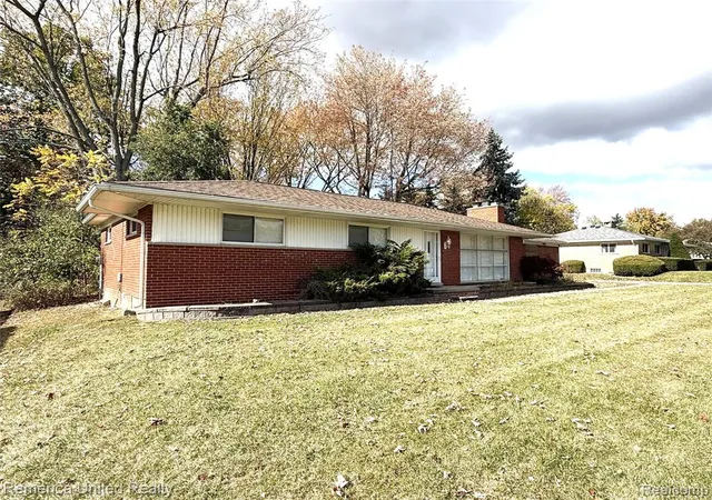 Homes for sale in Farmington Hills, MI | 28231 Farmington Rd, Farmington Hills, MI 48334 | MLS# 60950769
