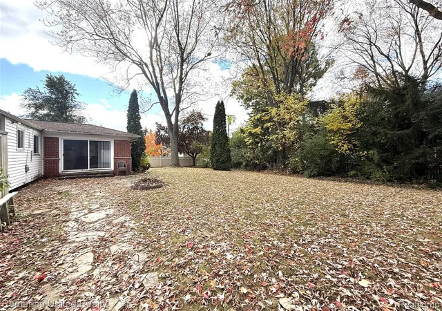 Homes for sale in Farmington Hills, MI | 28231 Farmington Rd, Farmington Hills, MI 48334 | MLS# 60950769