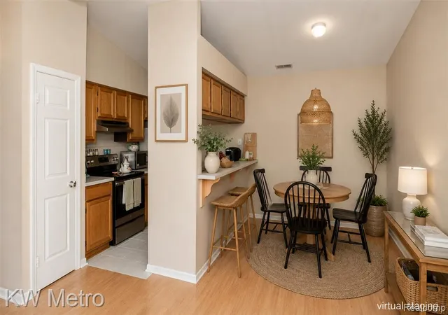Listing Photo 4 - Condo for sale in building located at 29948 Utica Rd, Roseville, MI 48066