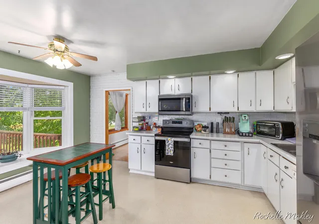 Homes for sale in Ionia, MI | 2784 Hillcrest Dr, Ionia, MI 48846 | MLS# 70530902