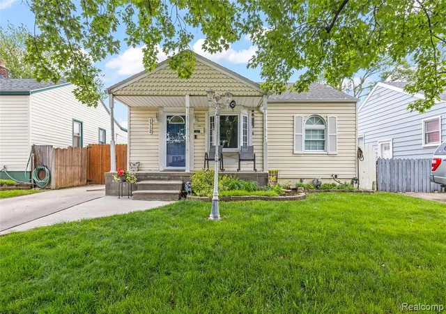 Homes for sale in Lincoln Park, MI | 1712 Rose Ave, Lincoln Park, MI 48146 | MLS# 60996001