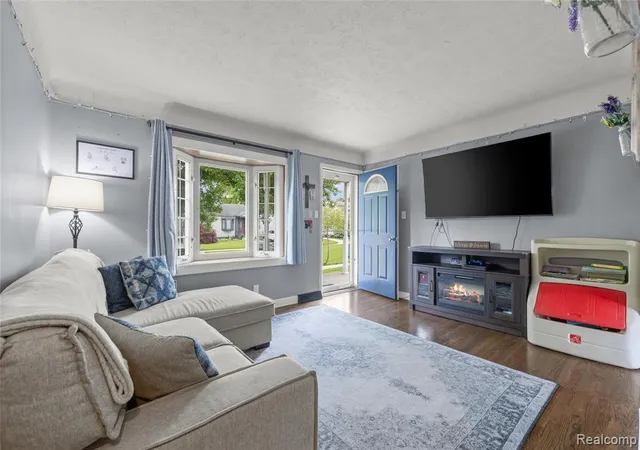 Homes for sale in Lincoln Park, MI | 1712 Rose Ave, Lincoln Park, MI 48146 | MLS# 60996001