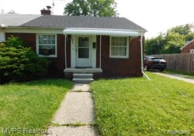 Homes for sale in Harper Woods, MI | 18557 Roscommon St, Harper Woods, MI 48225 | MLS# 61009276
