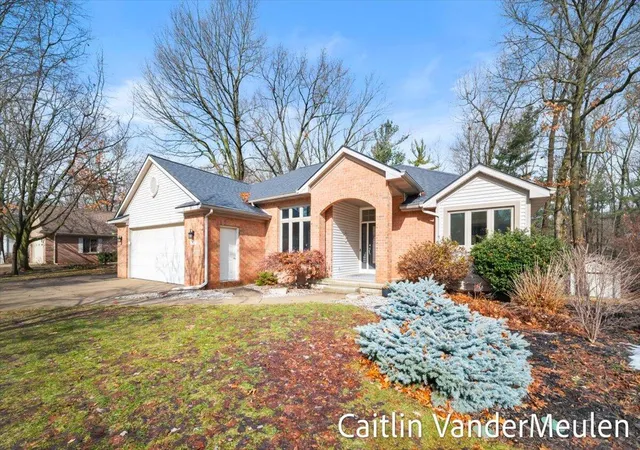 2nd image of 2627 Golfbury Dr, Wyoming, MI 49519 | MLS# 70518956