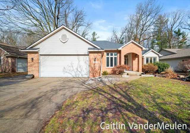 3rd image of 2627 Golfbury Dr, Wyoming, MI 49519 | MLS# 70518956