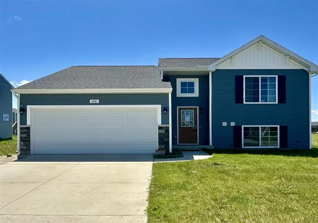 1st image of 1041 Cooley Mill Ln, Vicksburg, MI 49097 | MLS# 70515489