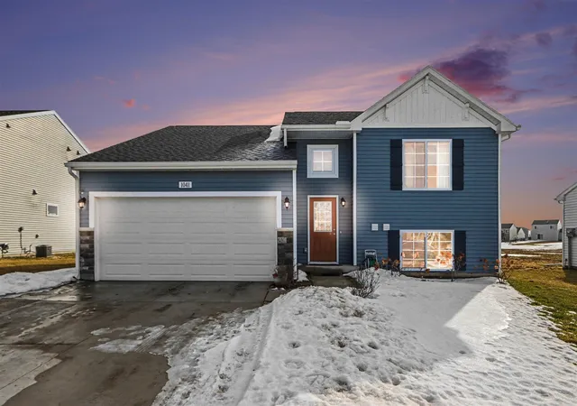 2nd image of 1041 Cooley Mill Ln, Vicksburg, MI 49097 | MLS# 70515489