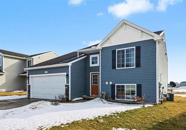 3rd image of 1041 Cooley Mill Ln, Vicksburg, MI 49097 | MLS# 70515489