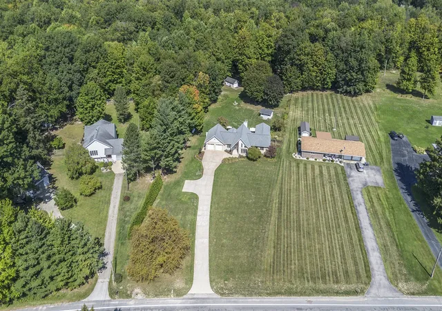 Homes for sale in Coloma, MI | 6030 Paw Paw Lake Rd, Coloma, MI 49038 | MLS# 70493974